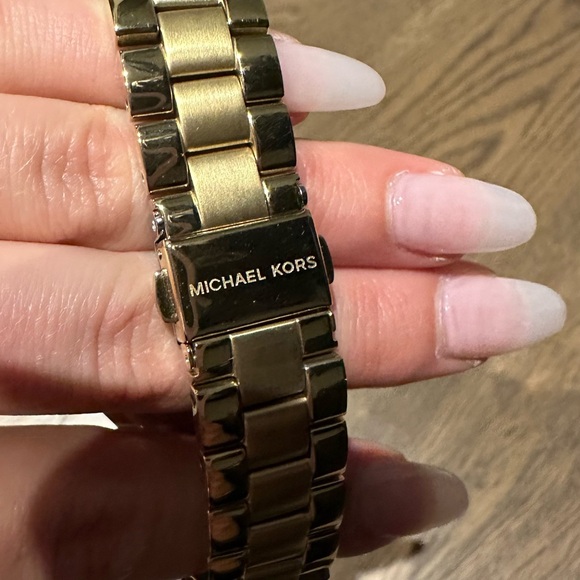 MICHAEL KORS Watch - Picture 4 of 5
